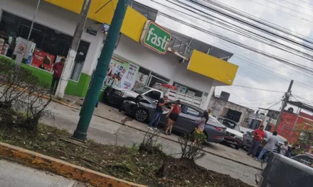 Accidente de tránsito en la avenida Américas esquina Emilio Carranza