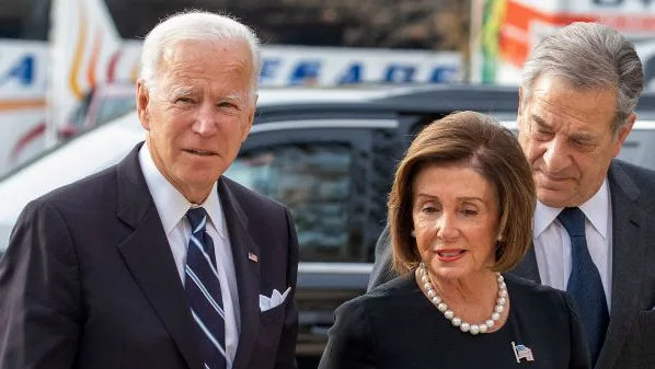 Biden debería repensar su candidatura a la reelección: Nancy Pelosi