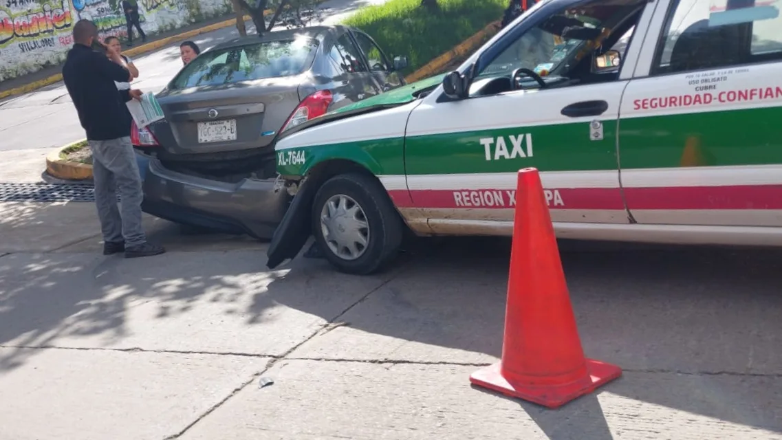 Accidente de tránsito en la avenida Diamante, Xalapa