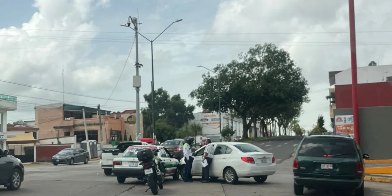 Accidente de tránsito sobre Maestros Veracruzanos, Xalapa