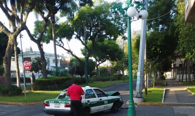 Accidente de tránsito en la avenida Orizaba esquina Palmas