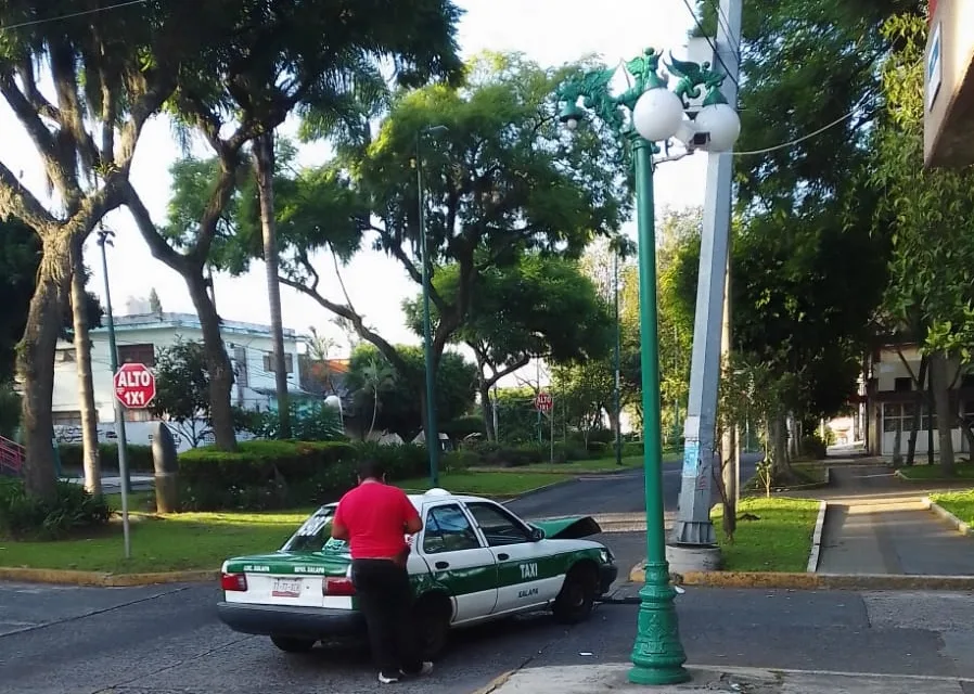 Accidente de tránsito en la avenida Orizaba esquina Palmas