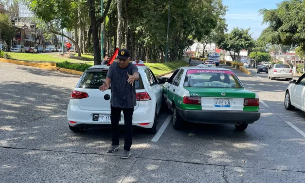 Accidente de tránsito sobre la avenida Xalapa