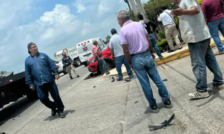 Accidente en la carretera Xalapa-Coatepec,  via Las Trancas