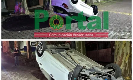 Se voltea vehículo en Fuentes de Las Animas, Xalapa