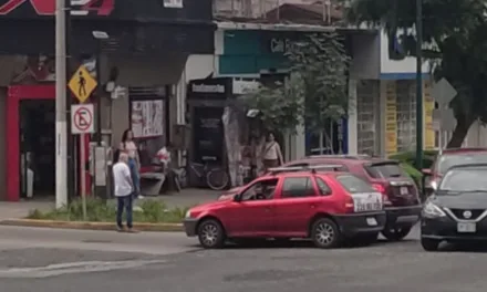 Accidente de tránsito en Ávila Camacho y Sayago, Xalapa