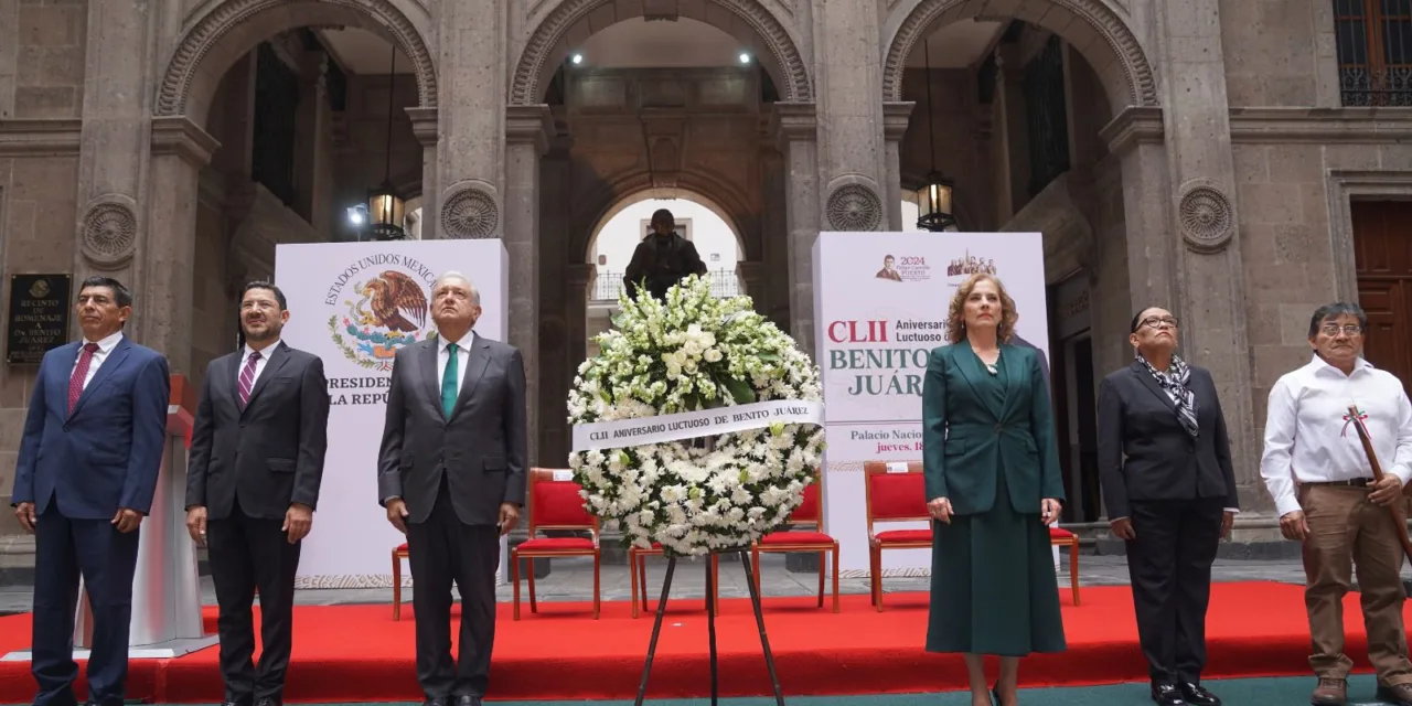 El presidente López Obrador encabezó la ceremonia del 152 aniversario luctuoso de Benito Juárez