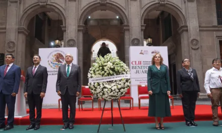 El presidente López Obrador encabezó la ceremonia del 152 aniversario luctuoso de Benito Juárez