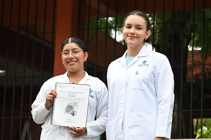 UV: Nadxieli Alonso y Amber Jannel, estudiantes de la Facultad de QFB participan en el programa de movilidad intrarregional