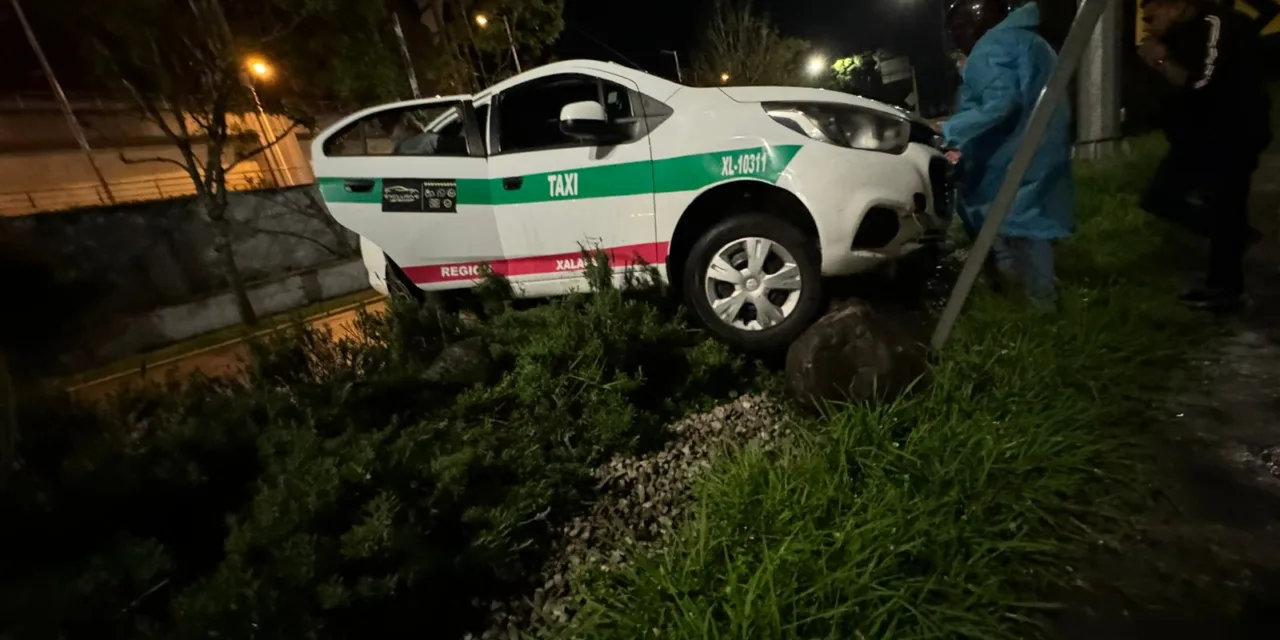 Se accidenta taxista a la altura del Velodromo, Xalapa