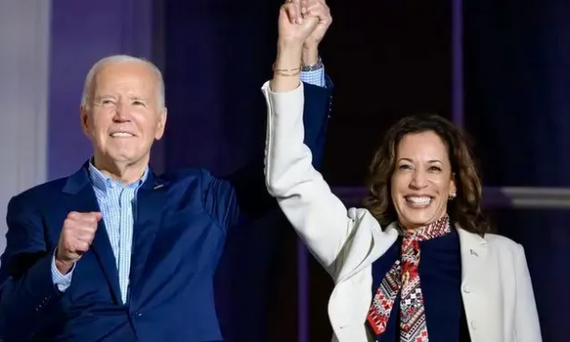 BIDEN APOYA A KAMALA COMO LA CANDIDATA DEMÓCRATA