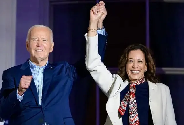 BIDEN APOYA A KAMALA COMO LA CANDIDATA DEMÓCRATA