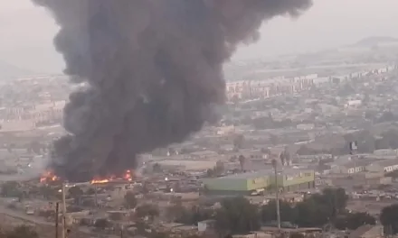Video: Incendio arrasa con tres naves industriales enaSe ori