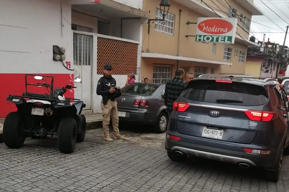 Hombre atenta contra su vida en hotel del centro de Xalapa