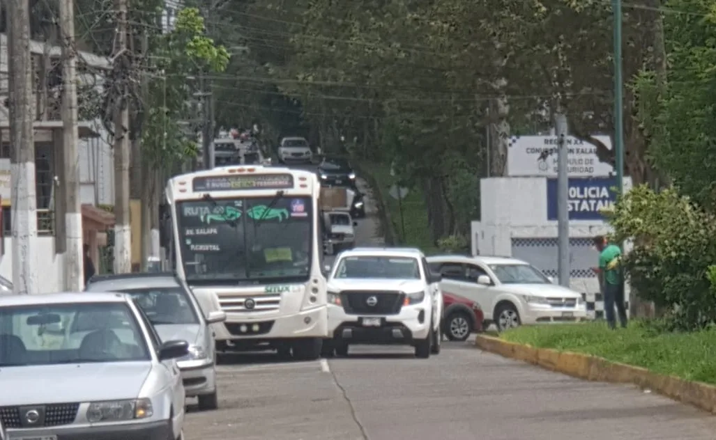 Accidente de tránsito en la avenida Araucarias, Xalapa