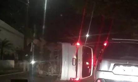 Se registra volcadura en la carretera Las Trancas – Coatepec