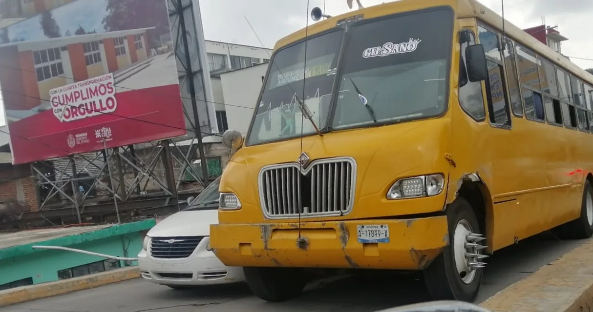 Accidente de tránsito sobre la Av. Rébsamen en Xalapa