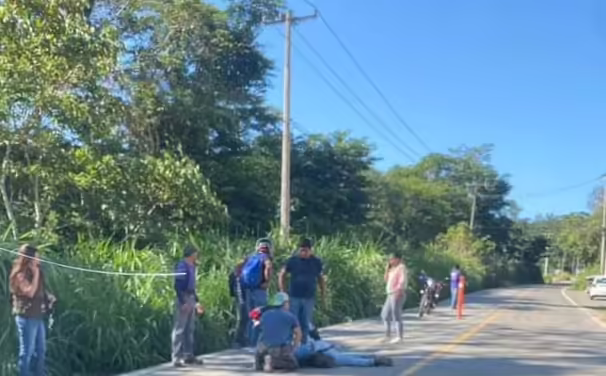 Motociclista lesionado en la carretera Las Trancas – Coatepec