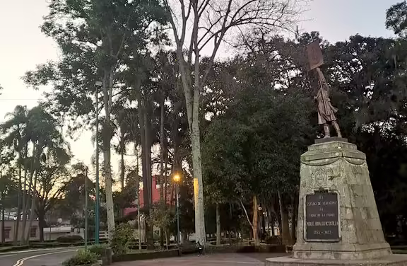 Xalapa con cielo despejado, se prevé continúe mayormente despejado durante esta mañana, temperatura máxima de 26 a 28°C