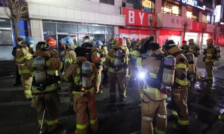 Rescatan a 240 personas tras incendio en un edificio de Seongnam, Corea del Sur