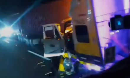 Video:Chocan dos tráileres en la autopista Xalapa-Veracruz