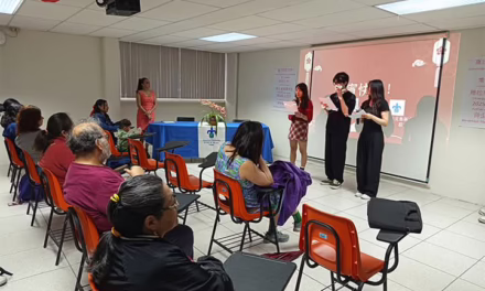 Estudiantes de intercambio de China organizaron el Festival Chino de Faroles en el CIX