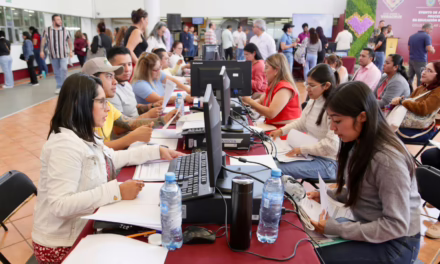 Entrega SEV plazas a docentes de Básica y Media Superior