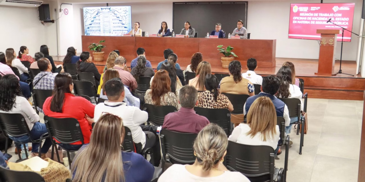 Capacitan a personal de Hacienda en el uso de SeguriChat y sistemas de alerta del C4