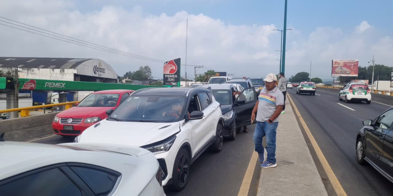 Carambola en la Av. Lázaro Cárdenas y choque en Rébsamen