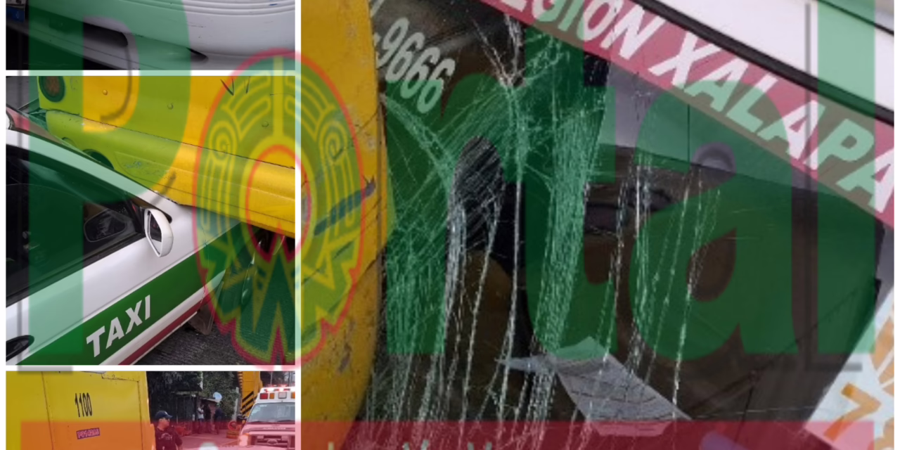 Taxi se impactó contra un camión de pasajeros en la avenida Lázaro Cárdenas