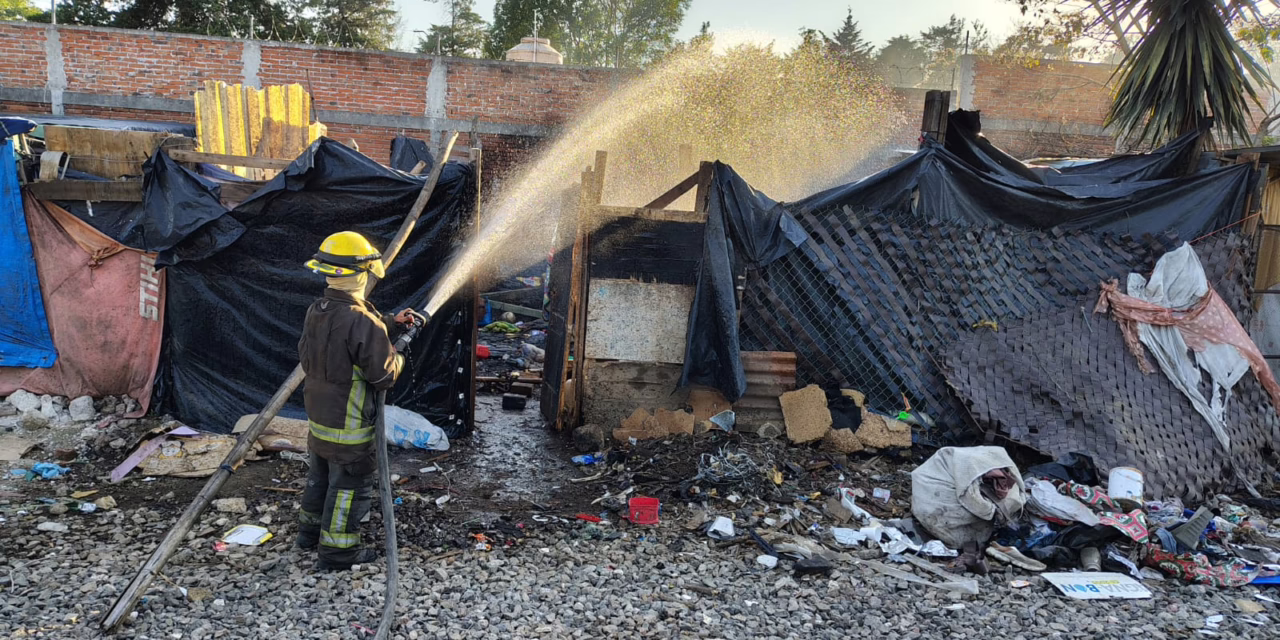 Incendio de casa en la Colonia Revolución