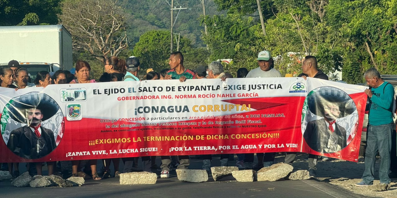 Bloquean carretera federal 180 en San Andrés Tuxtla