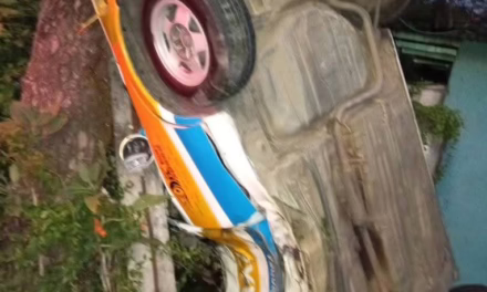 Video:Así quedó taxi de Córdoba tras sufrír accidente en Amatlán