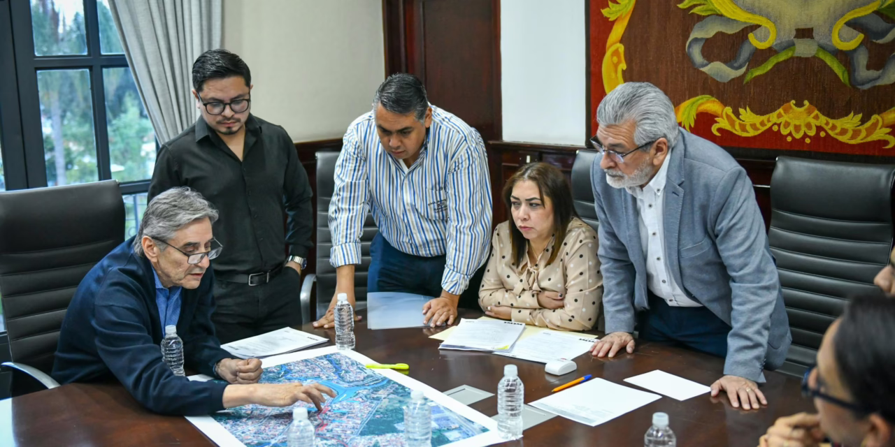 Atiende Alberto Islas a vecinos de Las Ánimas