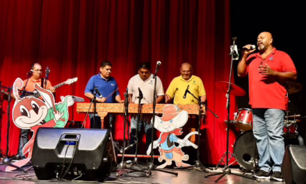 Mil 900 asistentes disfrutaron de Cri Cri en el Teatro de la Reforma
