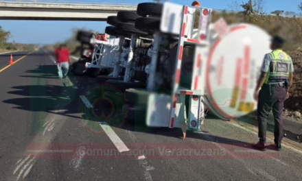 Volcadura de pipa en la autopista Cardel-Poza Rica