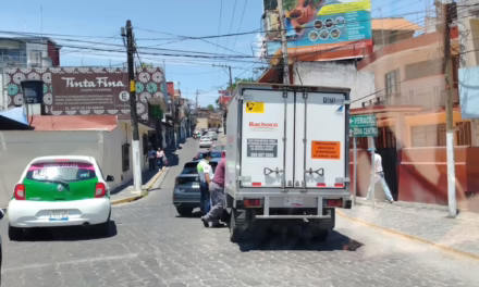 Accidente de tránsito en la calle Santos Degollado