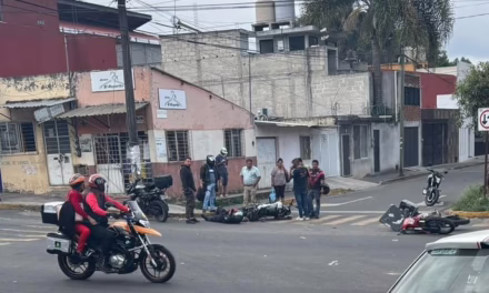 Chocan dos motociclistas en la Colonia Rafael Lucio