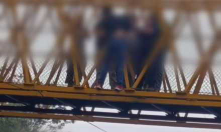 Sujeto sube a puente peatonal con intención de atentar contra su vida