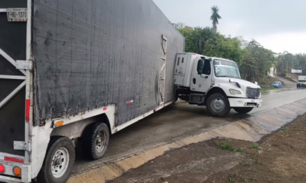 Accidente en la carretera Xalapa-Coatepec, vía Las Trancas