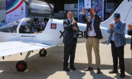 Destaca Marcelo Ebrard, que un avión desarrollado por Horizontec recibió hoy el certificado Hecho en México