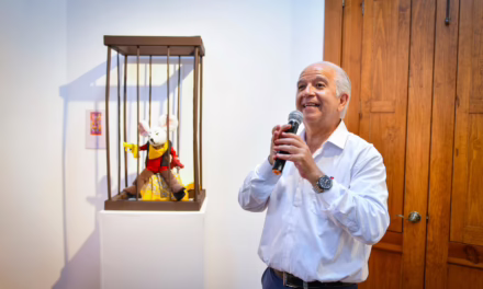 Develan placa en honor a Francisco Gabilondo Soler “Cri-Cri”