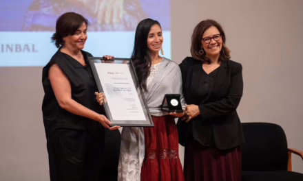 Recibe Medalla Bellas Artes 2025 Elena de la Luz Ramírez Aguirre por legado en el son jarocho