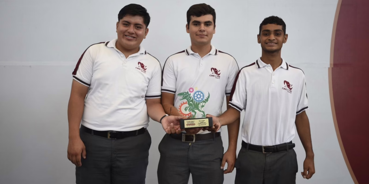 Estudiantes del CECyTEV ganan concurso nacional con vehículo solar
