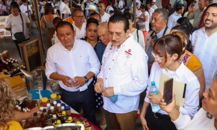 Capacitan a apicultores para impulsar valor agregado y comercialización