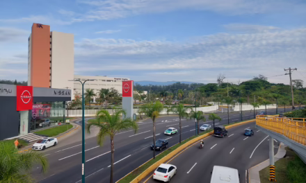 Esta mañana amanece con cielo nublado, observándose algunos núcleos de tormenta frente a la costa norte de Veracruz