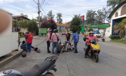 Chocan dos motociclistas en la Colonia Rafael Lucio, Xalapa