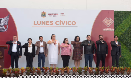 Premia SEV el talento académico, técnico y deportivo de jóvenes veracruzanos