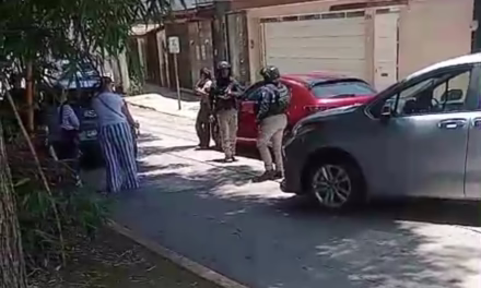 Accidente en la avenida Araucarias, no hay paso vehicular