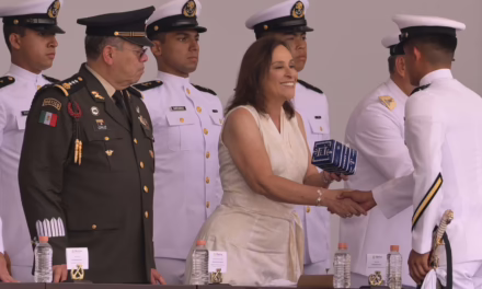 Gobernadora Rocío Nahle amadrina a 337 cadetes de la Armada de México